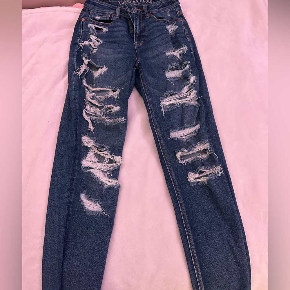 American eagle ripped mom jeans